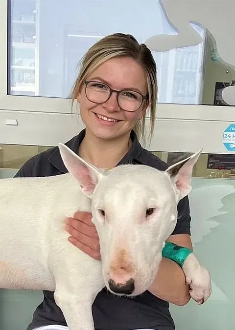 Dr. Sarah Lindinger - Tierärztin